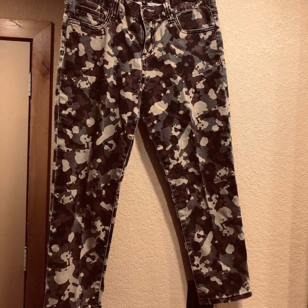 Kut from the Kloth camo crops sz 8